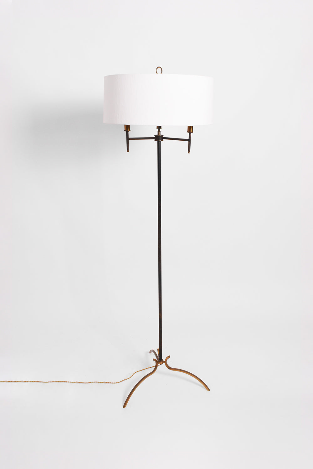 Tripod floor lamp black and brass, 1960s.