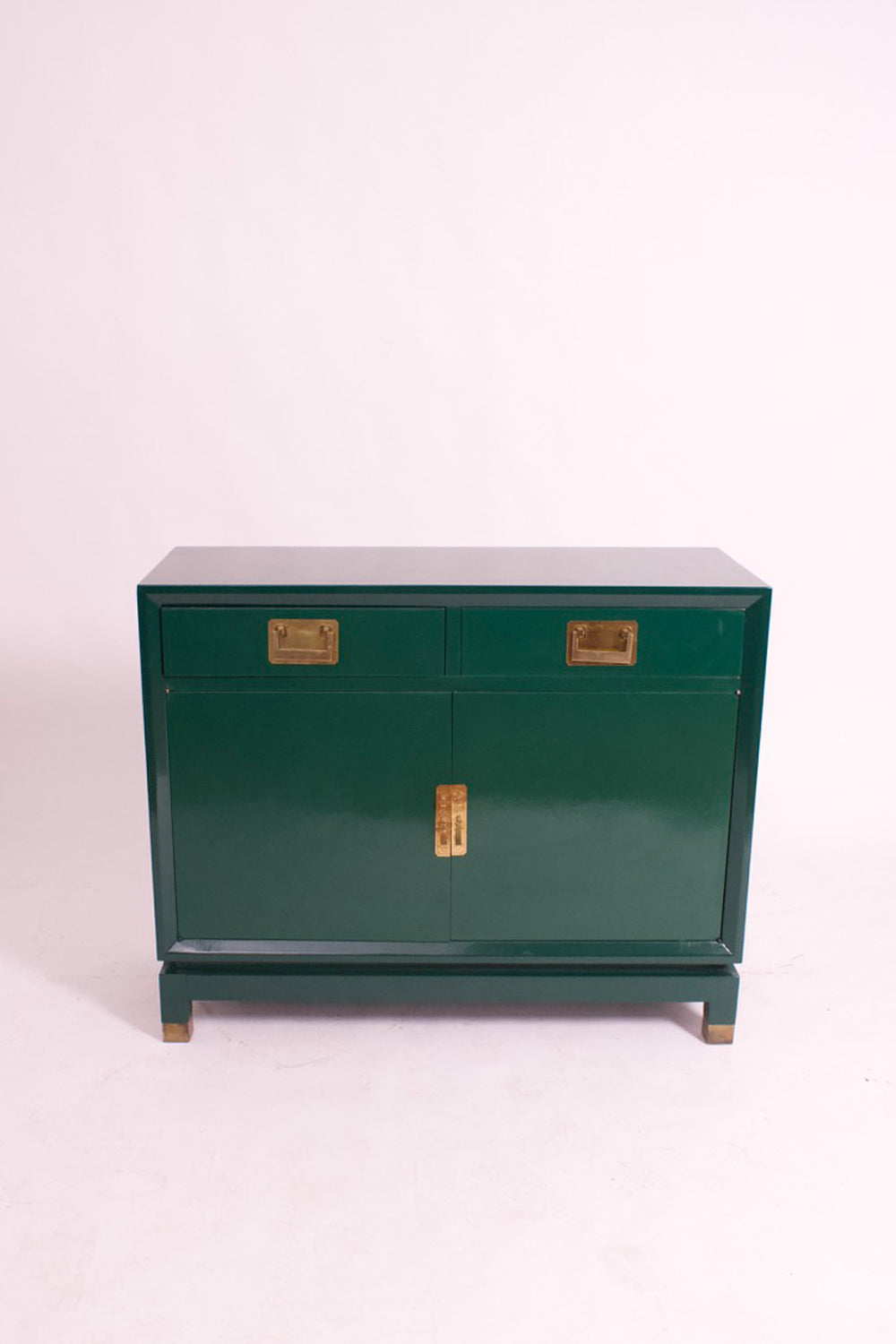 Chinese style green lacquered chest of drawers, 1970s. Barracuda Interiors Chinese style green lacquered chest of drawers, 1970s. Barracuda Interiors