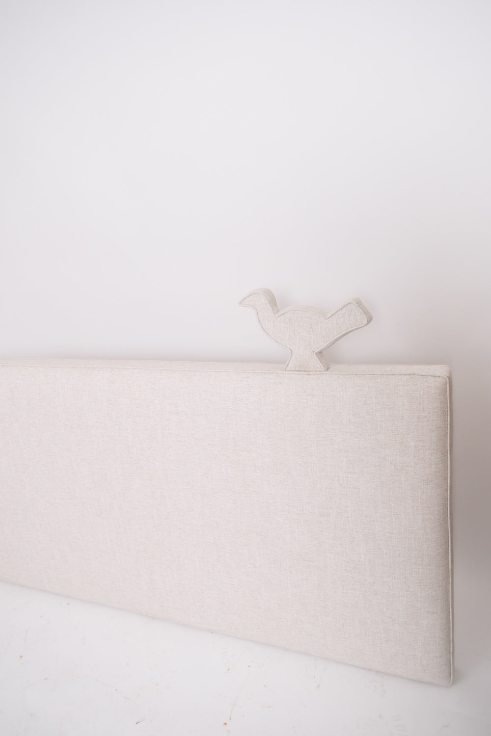 "Brejos" ivory linen headboard, Barracuda Edition.