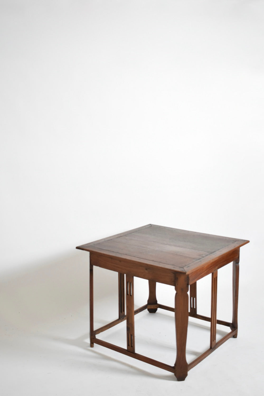 Arts & Crafts square side table, 1910s.