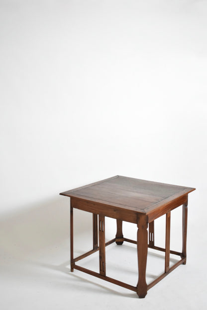 Arts & Crafts square side table, 1910s.