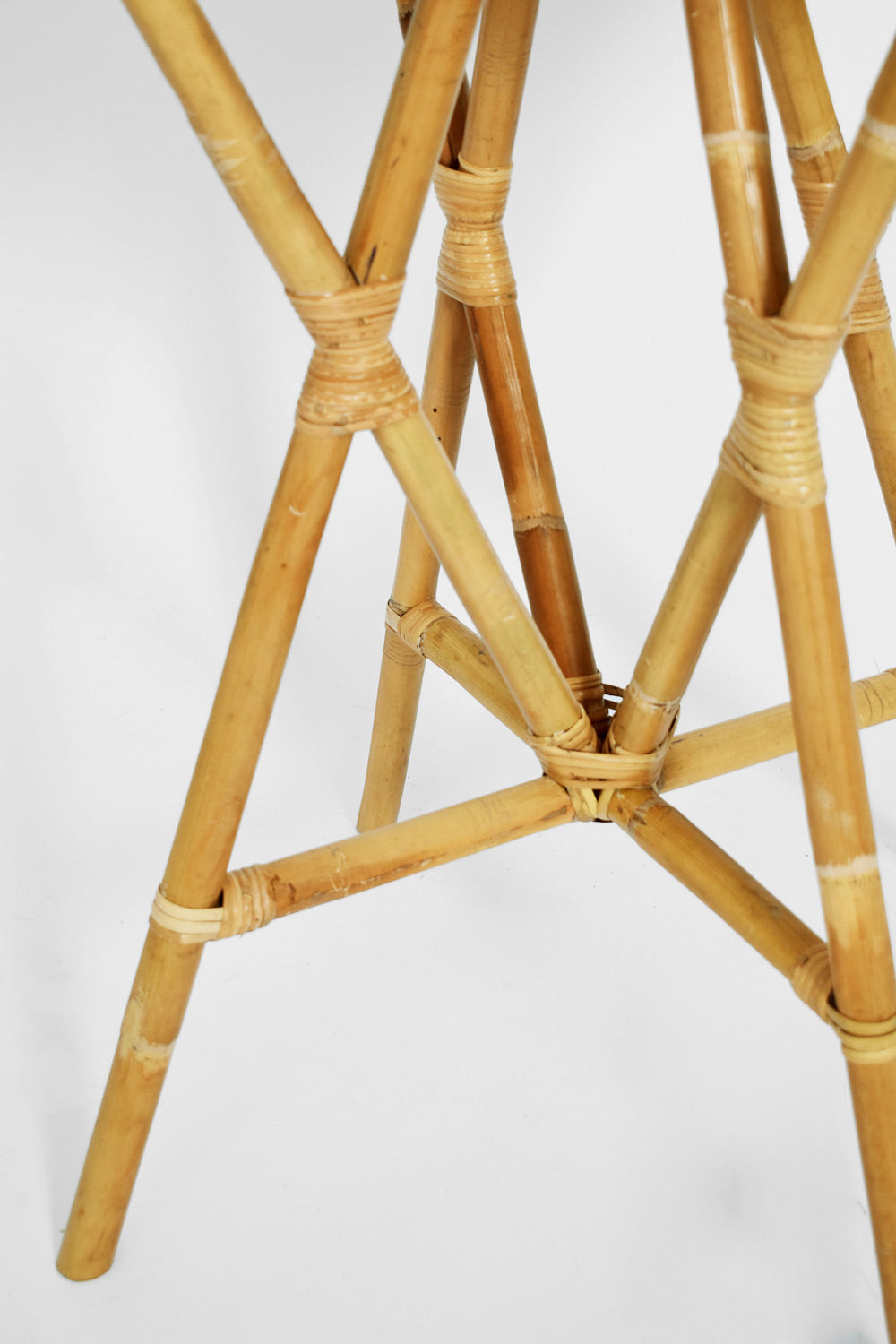 "Arrabida" 75cm natural rattan table, Barracuda Edition.