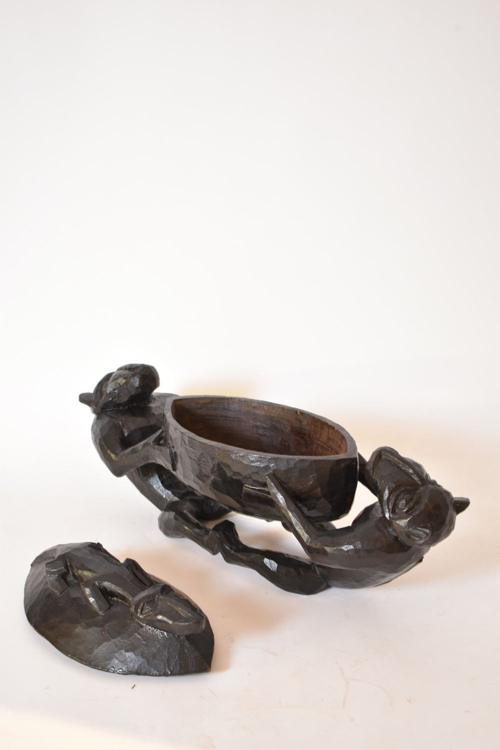 Senufo carved wooden box, 1970s.