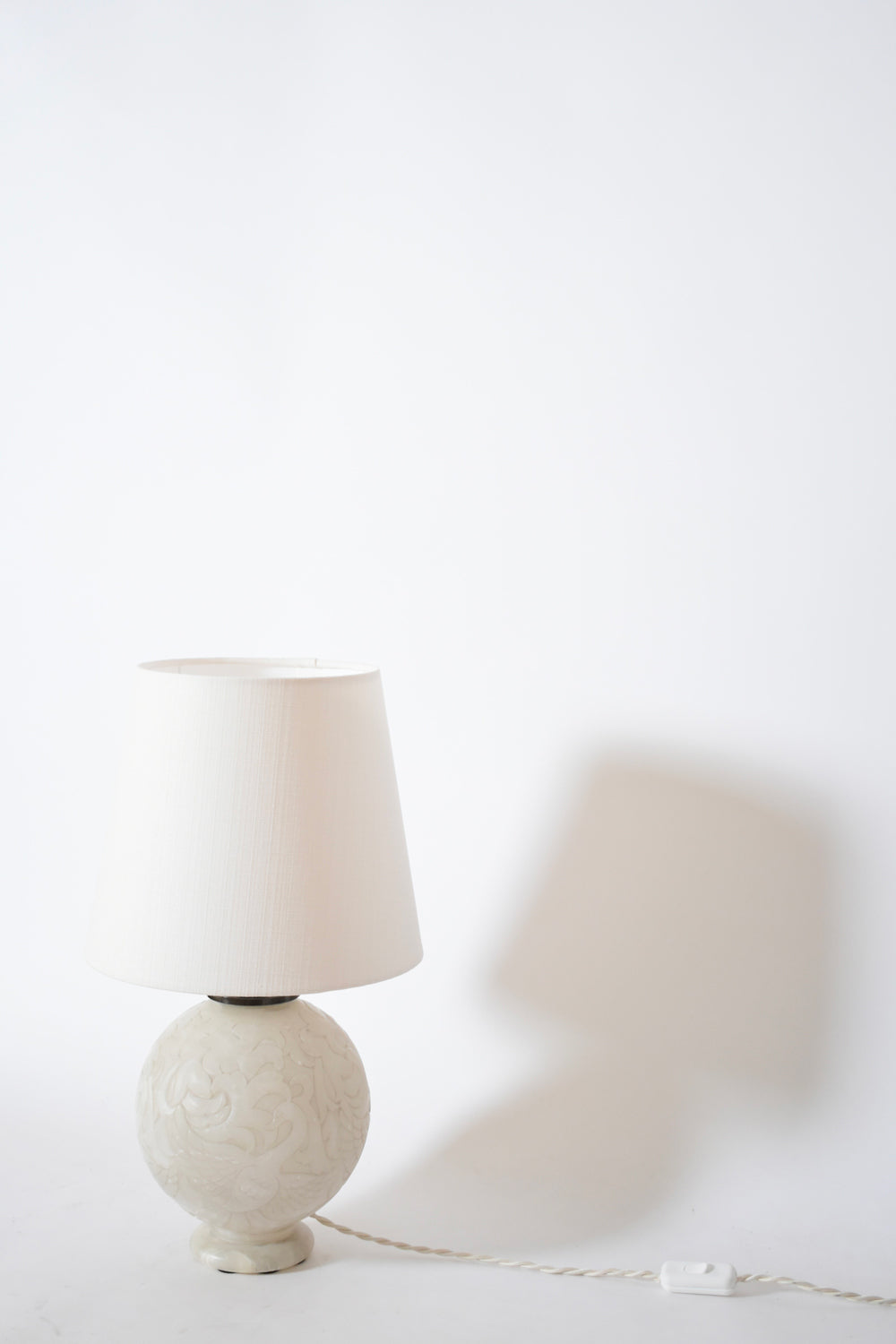 Engraved alabaster ball lamp, 1930s.