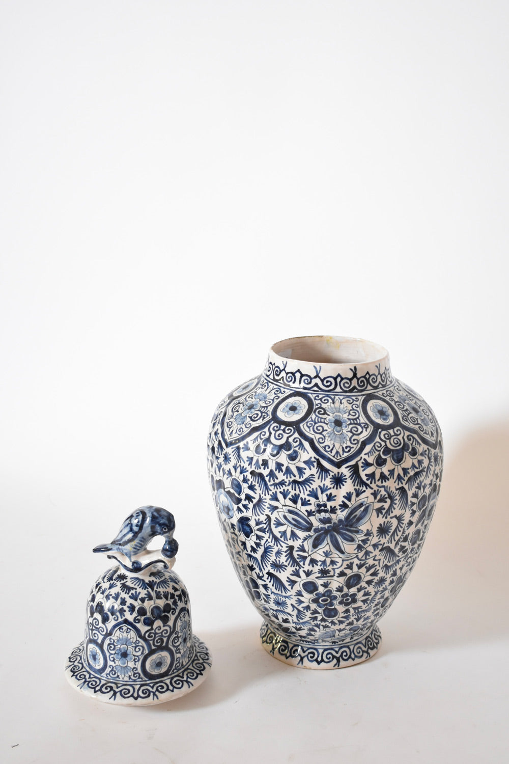Pair of Delft blue and white baluster covered vases, XIXth c.