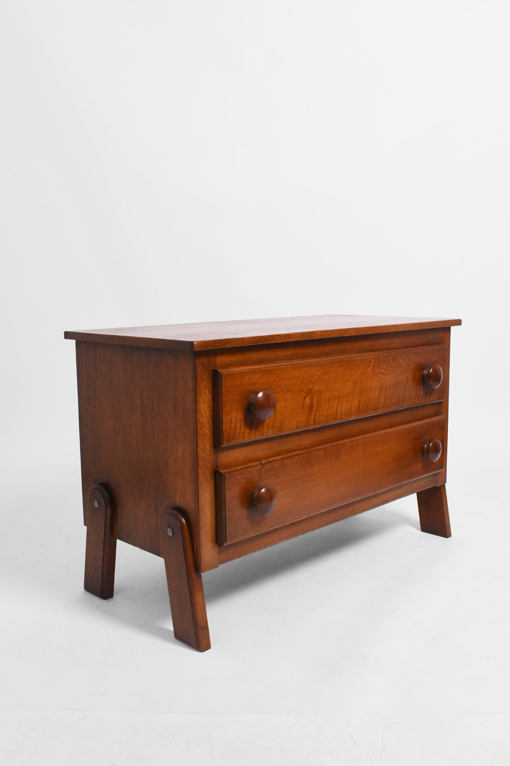 Oak modernist chest of drawers, 1930s.