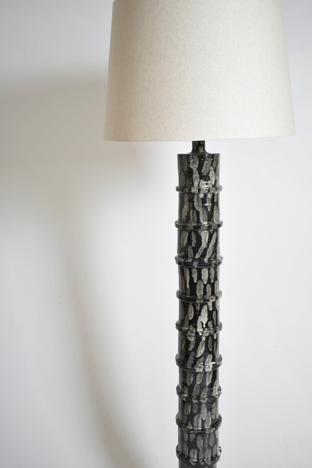 "Inle" grey and black ceramic floor lamp, Barracuda edition.