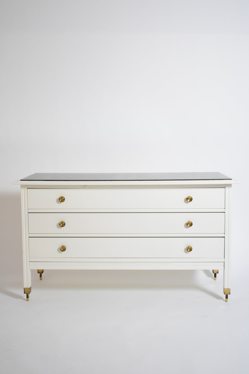 Carlo de Carli white lacquered chest of drawers, 1960s.