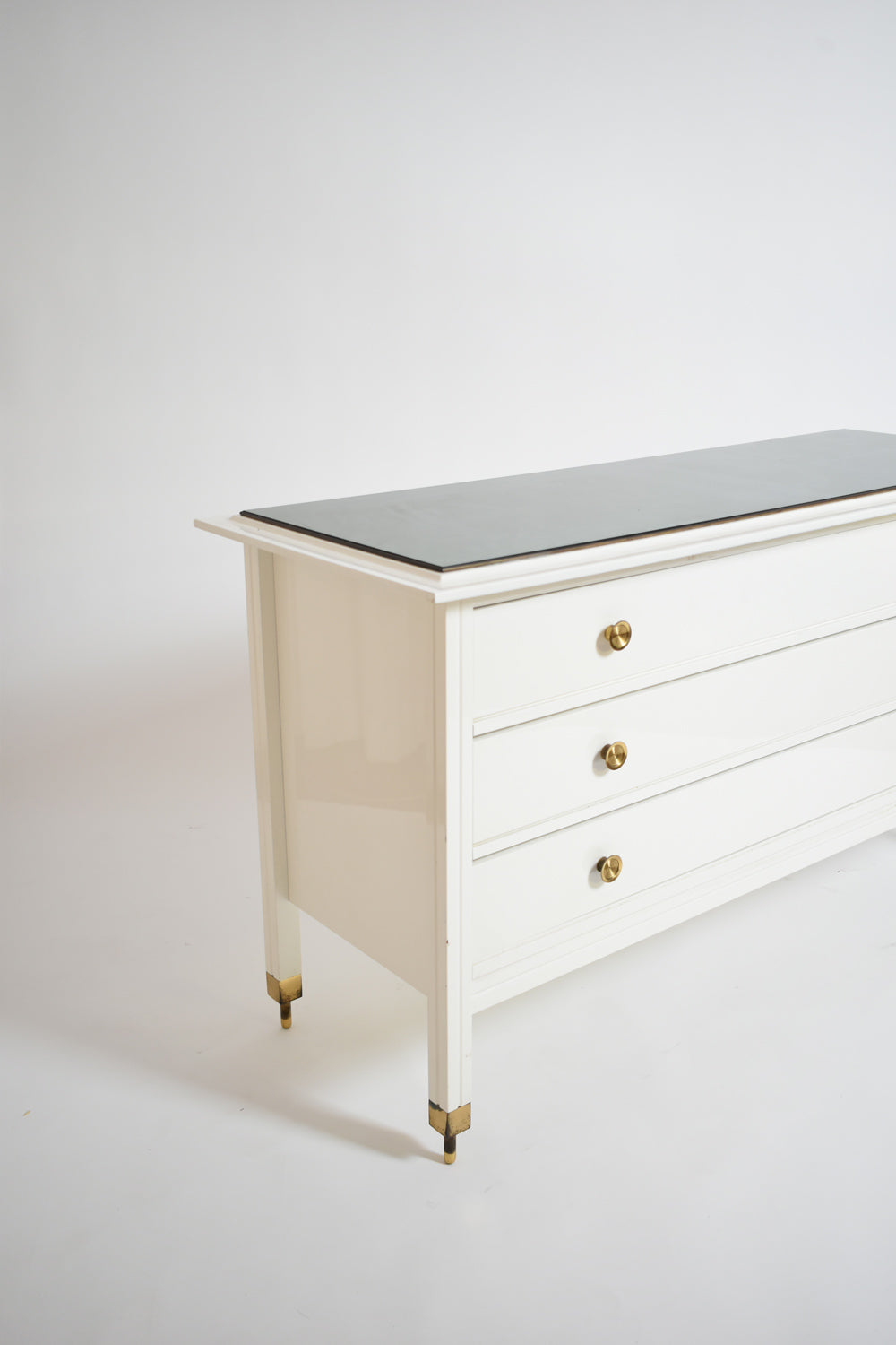 Carlo de Carli white lacquered chest of drawers, 1960s.