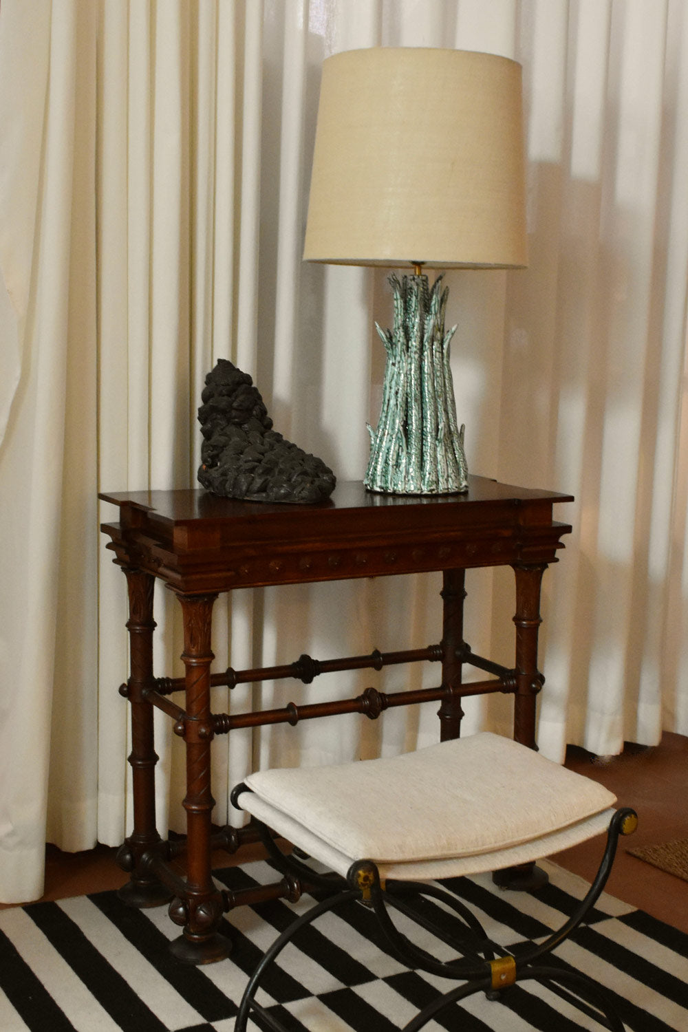 Arts & crafts wooden console table, 1910s.