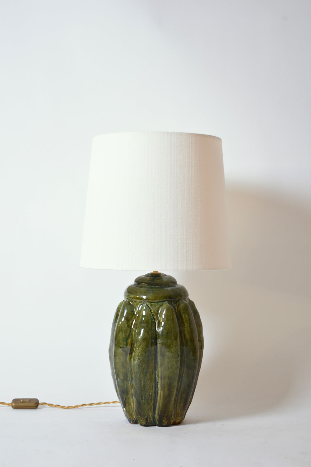 Green oblong ceramic lamp Helder, 2025