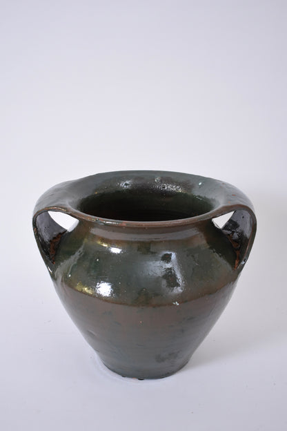 Olive green ceramic vase by Helder, 2025.