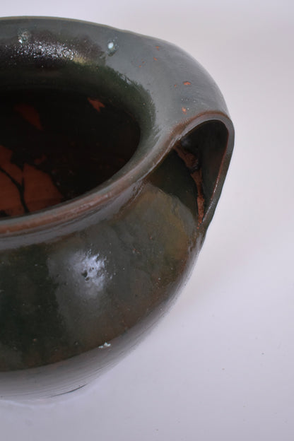Olive green ceramic vase by Helder, 2025.