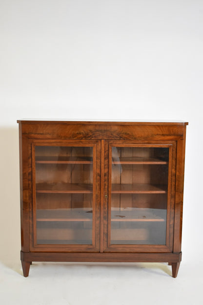 Louis XVI style mahogany bookshelves cabinet, 1940s.