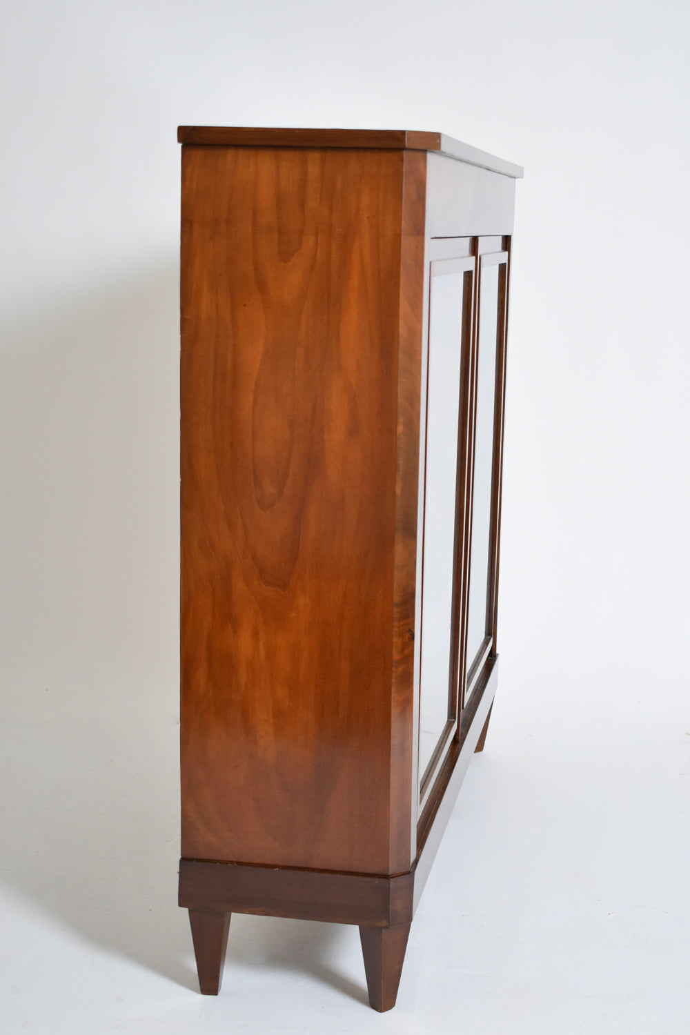 Louis XVI style mahogany bookshelves cabinet, 1940s.