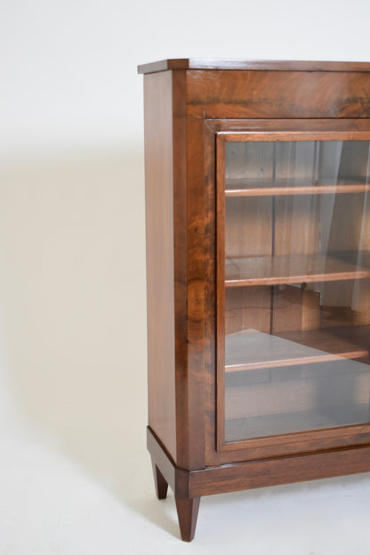 Louis XVI style mahogany bookshelves cabinet, 1940s.