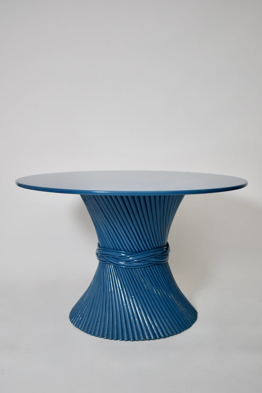 Mc Guire rattan and wood blue lacquered round dining table, 1970s.