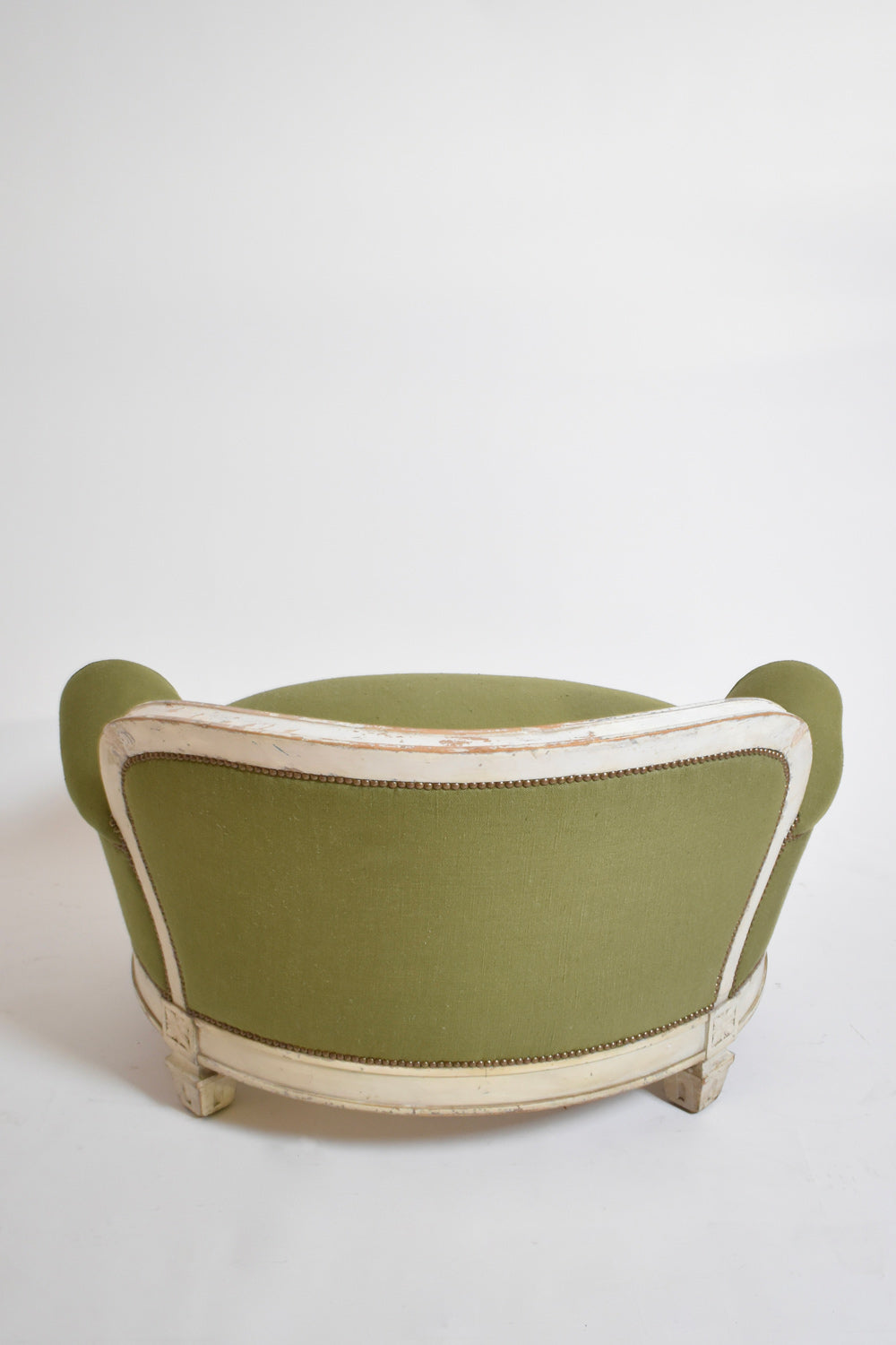 Important Louis XVI style armchair, 1940s.