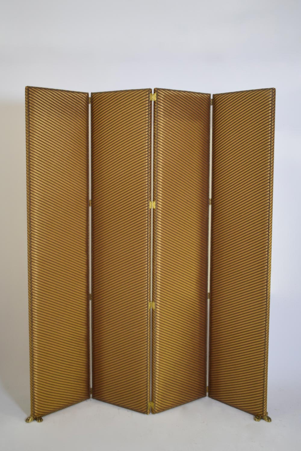 Four leaves lion paws screen, 1970s.