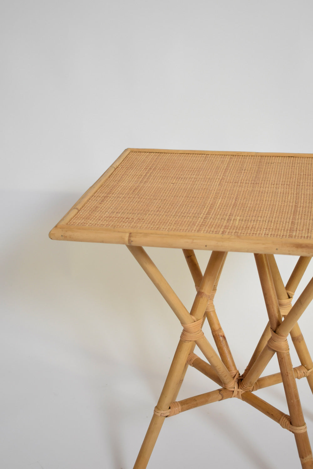 "Arrabida" 55cm natural rattan table, Barracuda edition.