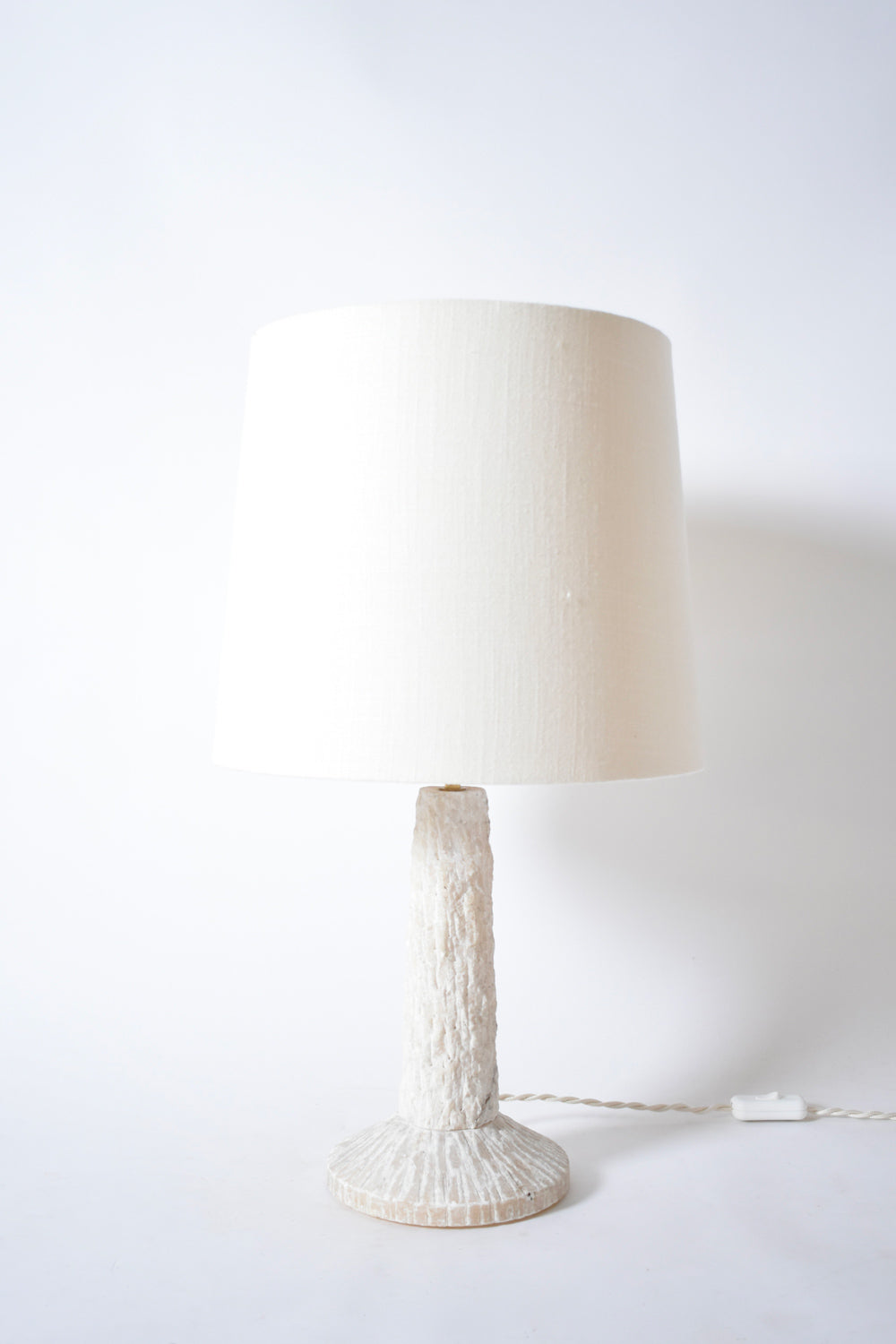 Brutalist alabaster table lamp, 1960s.