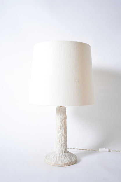 Brutalist alabaster table lamp, 1960s.