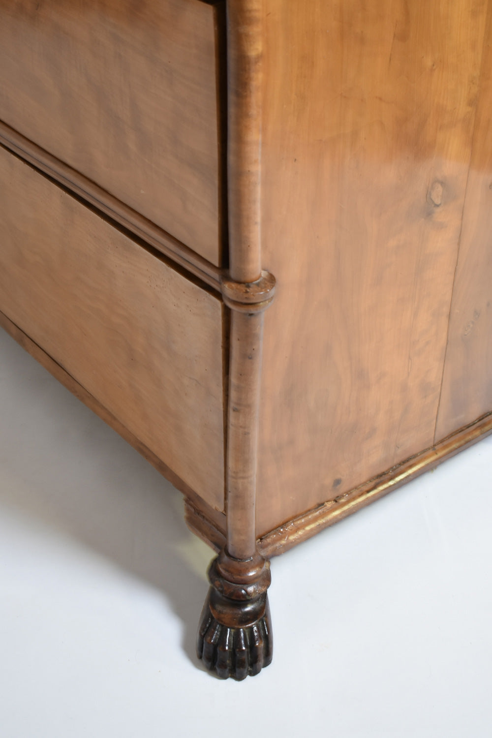 Lion paws wooden chest of drawers, XIXth c.