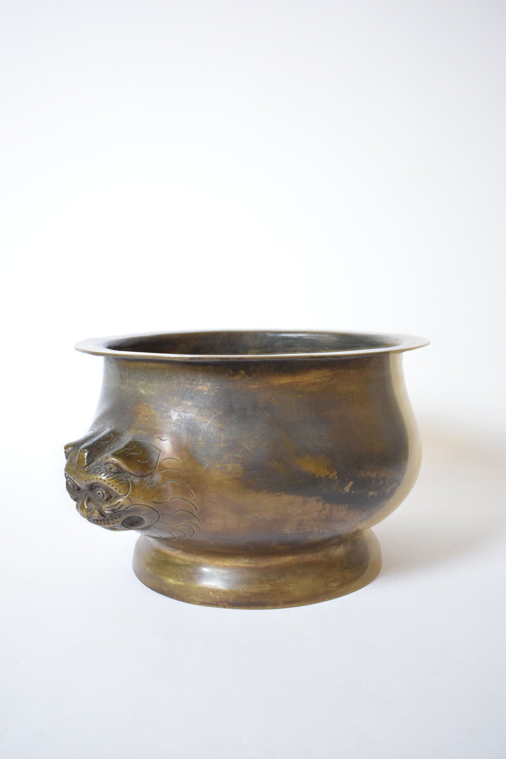 Bronze cup with animals figures handles, XIXth c.