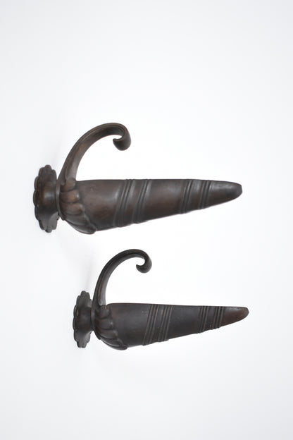 Pair of neoclassical bronze wall sconces, 1920s.