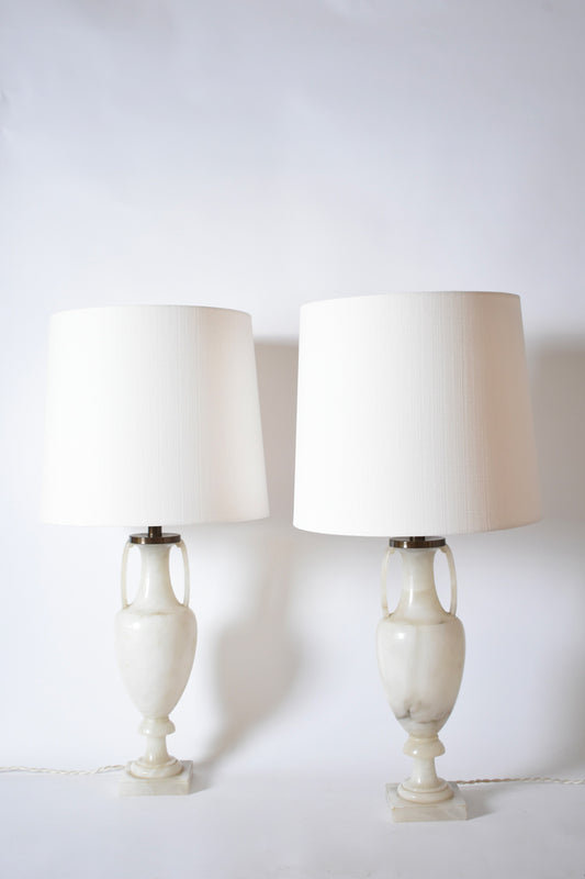 Pair of neoclassical alabaster lamps, 1920s.
