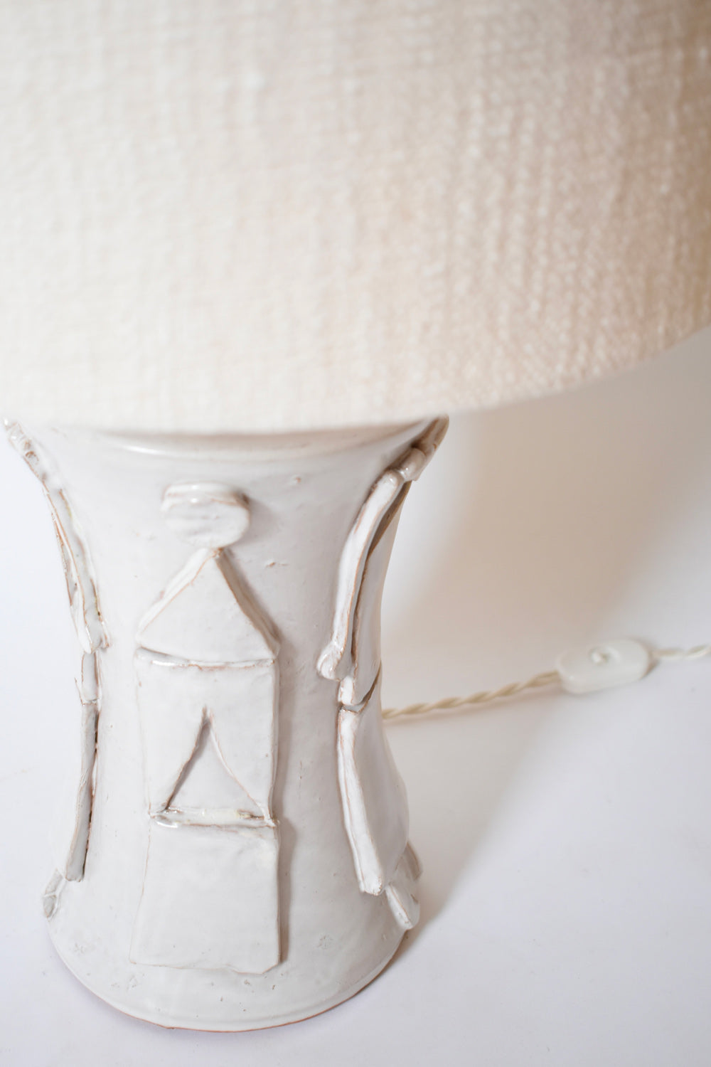 "Kasaï" Avignon off white ceramic lamp 32cm, Barracuda Edition.
