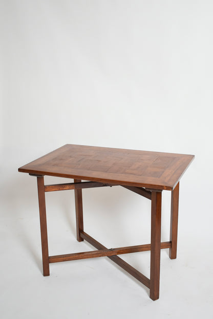 X shaped foot chessboard table, XIXth c.