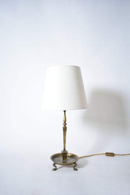 Quadripod lion paws bronze lamp, 1960s.