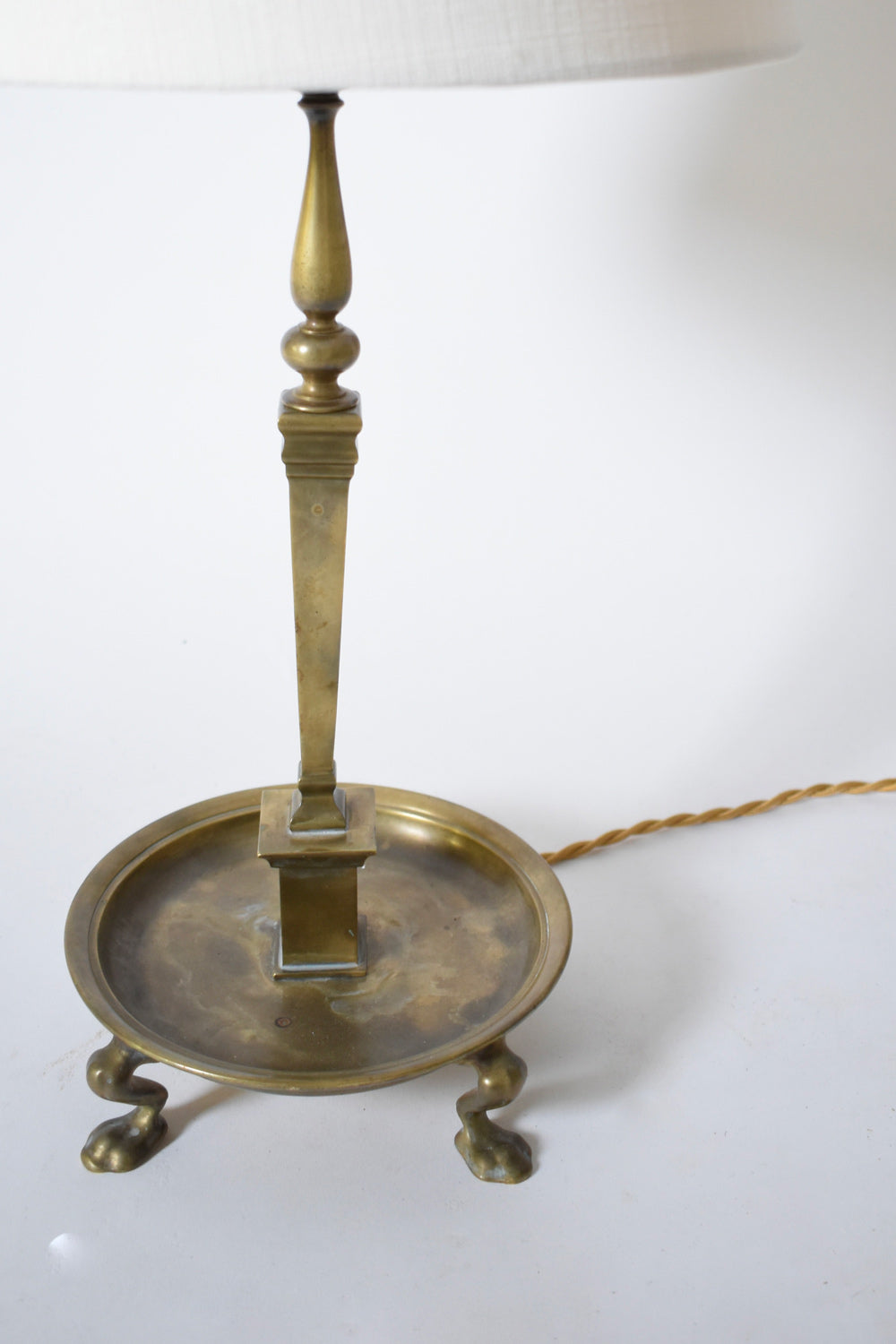 Quadripod lion paws bronze lamp, 1960s.