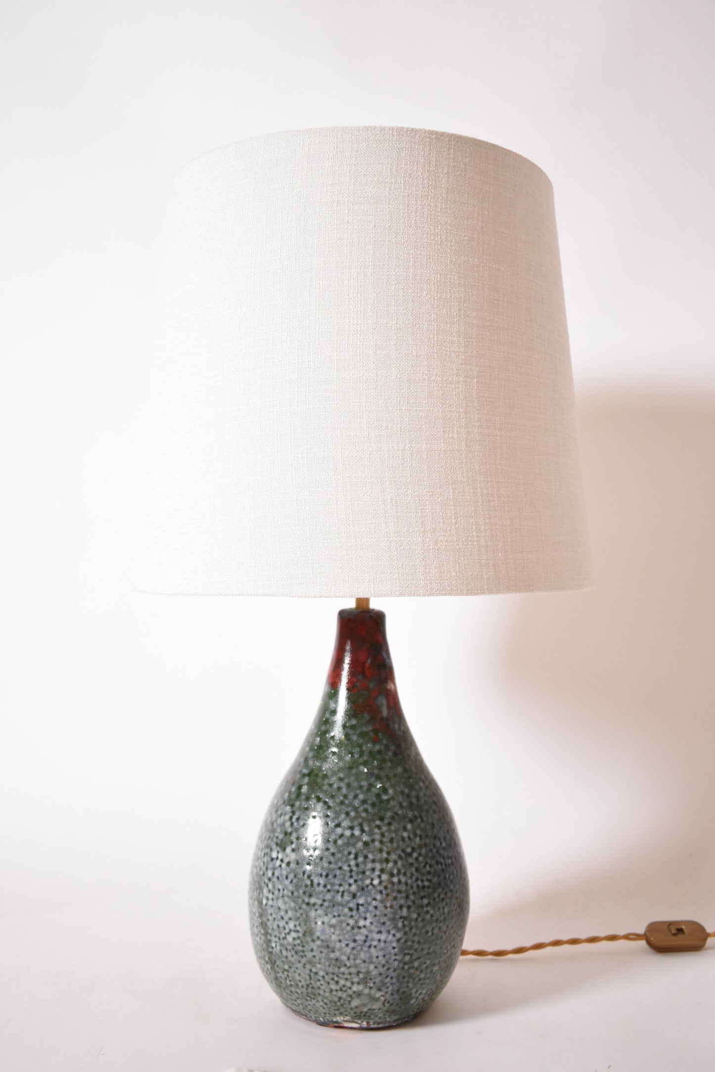 Green blue and red coloquinte ceramic lamp, Helder, 2025.