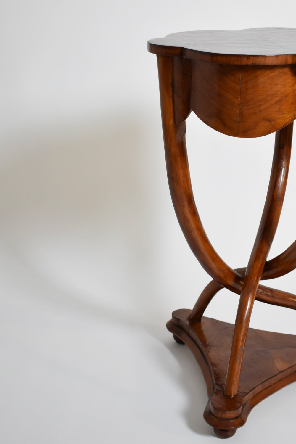 Tripod pedestal table, XIXth c.