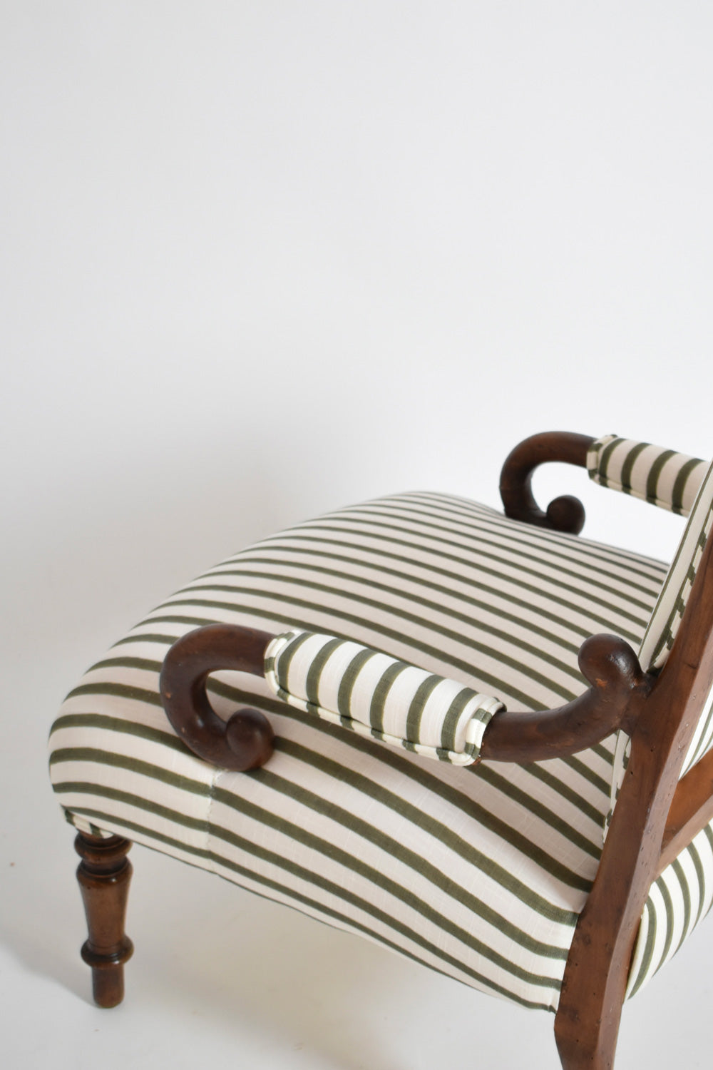 Pair of green and white stripes armchairs, XIXth c.