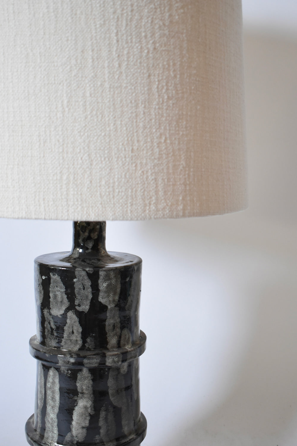 "Inle" 45cm grey and black ceramic table lamp, Barracuda edition.