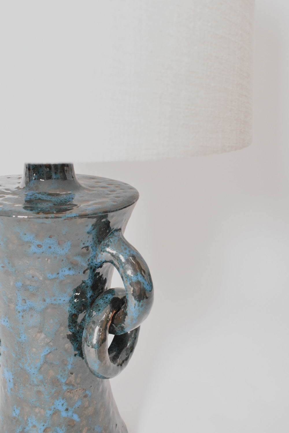 "Kasaï" Handles blue handles ceramic lamp 32cm, Barracuda Edition.
