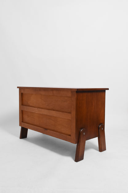 Oak modernist chest of drawers, 1930s.