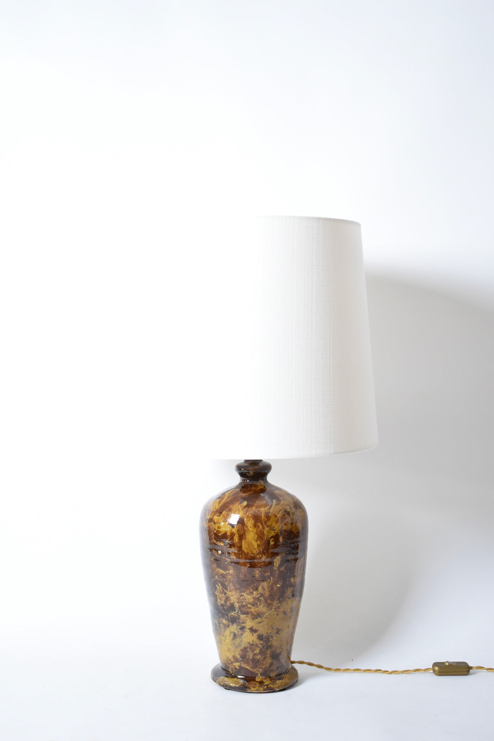 Helder toirtshell glaze ceramic lamp, 2026.
