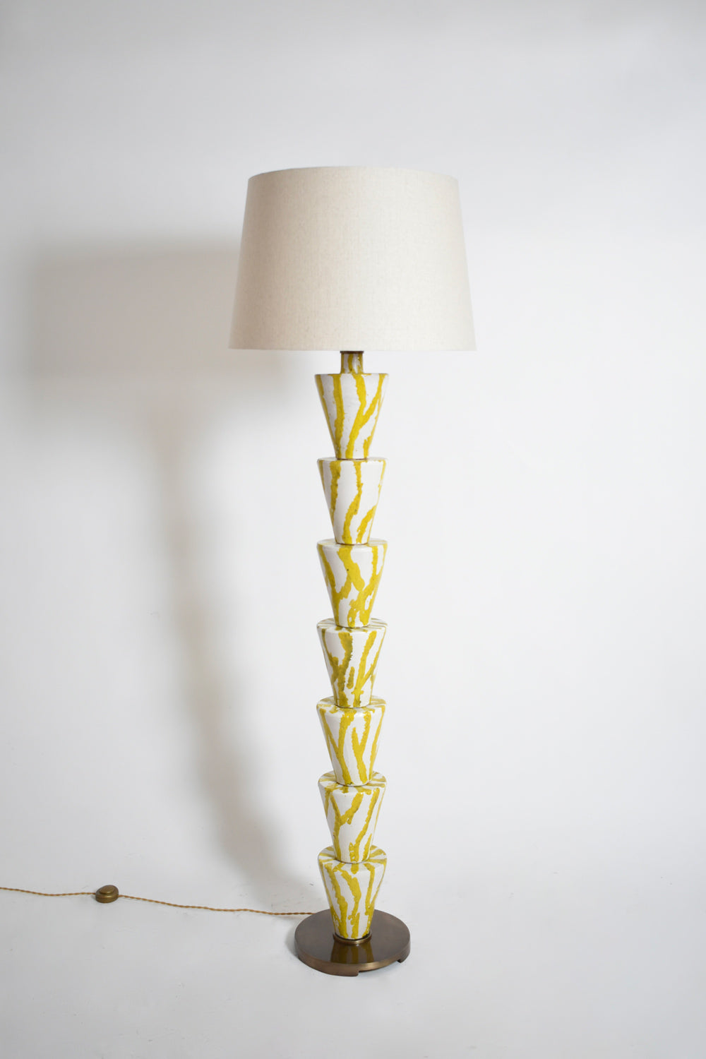 “Nizwa” white and yellow cfloor lamp, Barracuda Edition.