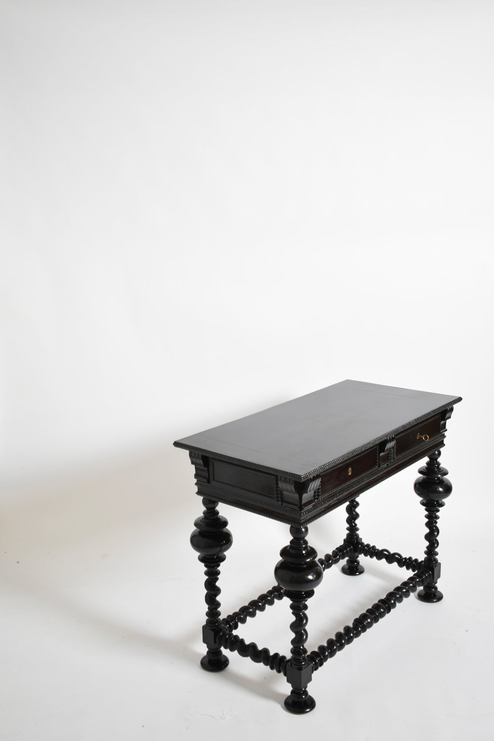 Turned wood dark rosewood table, XIXth c.