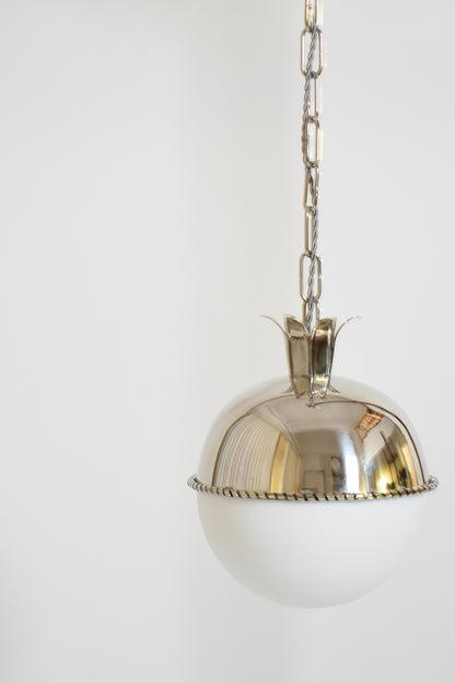 "Granada" 30cm nickel-plated brass and opaline pendant lamp, Barracuda edition.