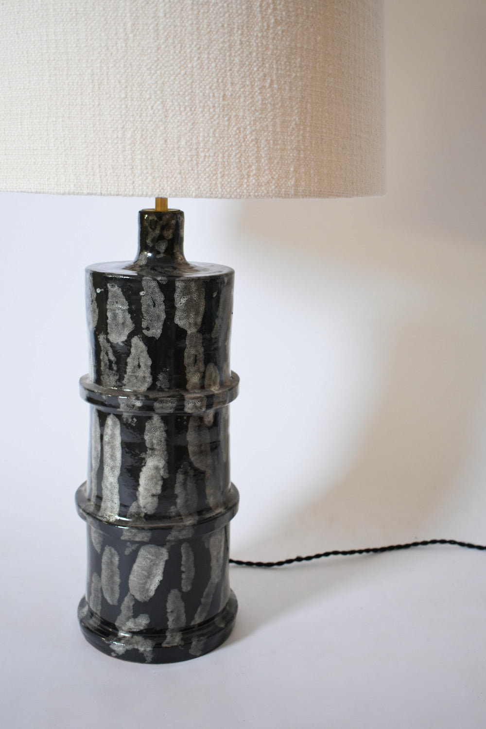 "Inle" 45cm grey and black ceramic table lamp, Barracuda edition.