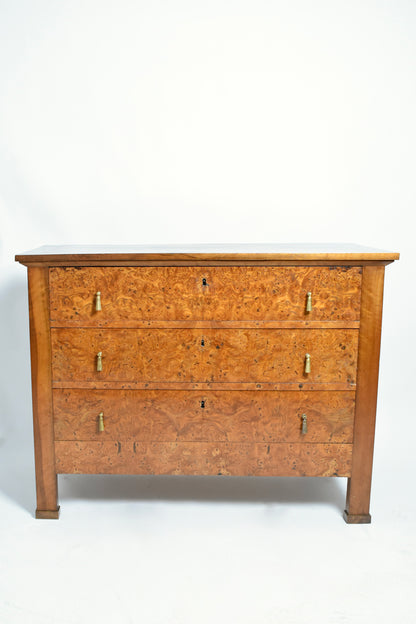 Burl walnut chest of drawers, XIXth c.