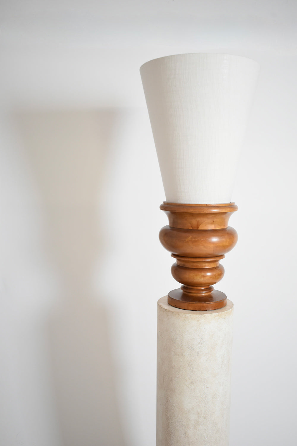 Neoclassical plaster column and wooden lamp, 1970s.