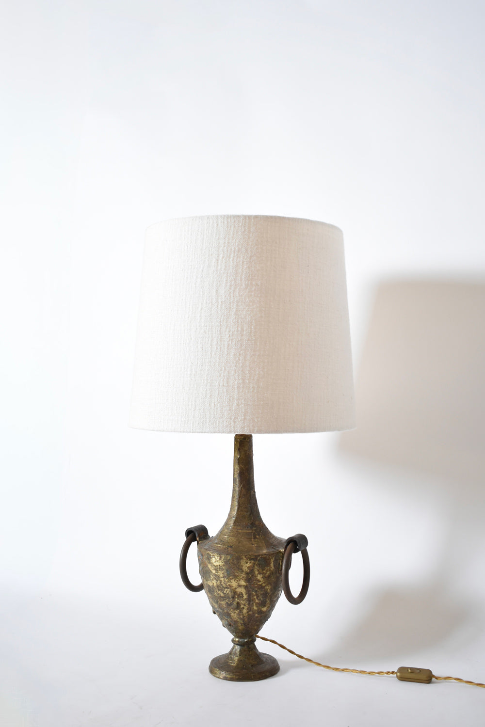 Pedestal gilded iron Max Bré lamp, 1970s.