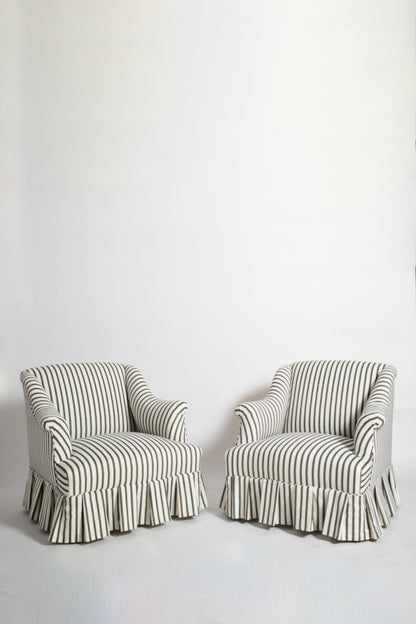 Pair of green and white stripes fabric armchairs, XIXth c.