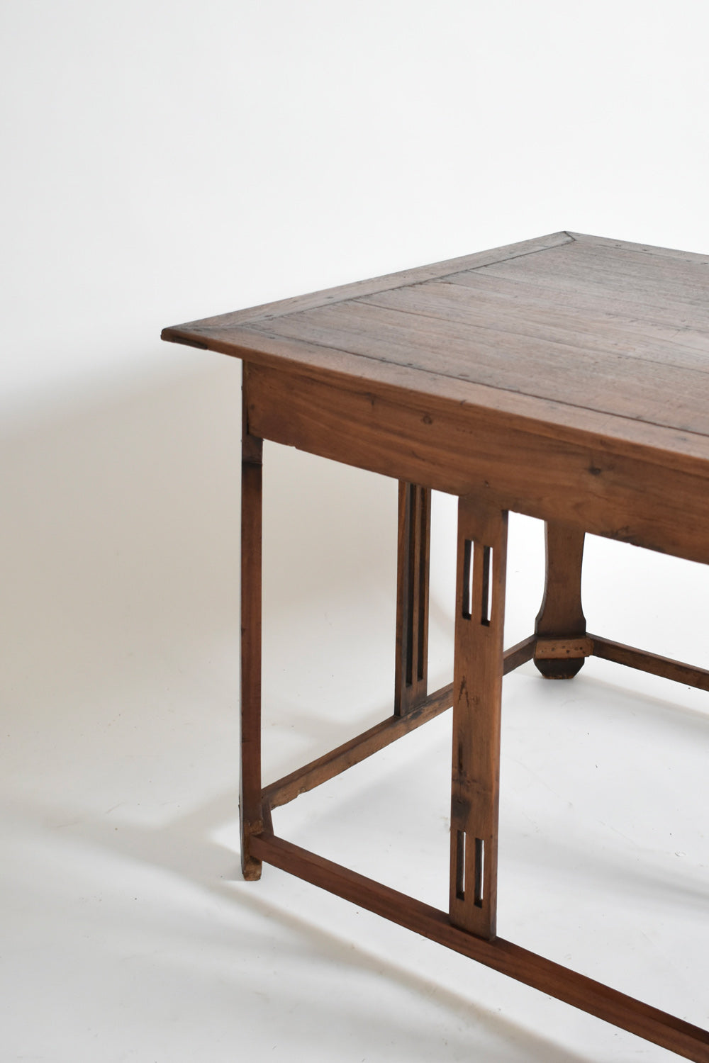 Arts & Crafts square side table, 1910s.